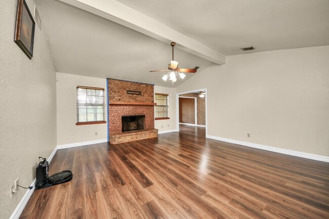 Photo - 8407 Kirchner Rd