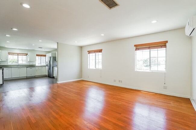 Photo - Washington Duplex Unit Back House