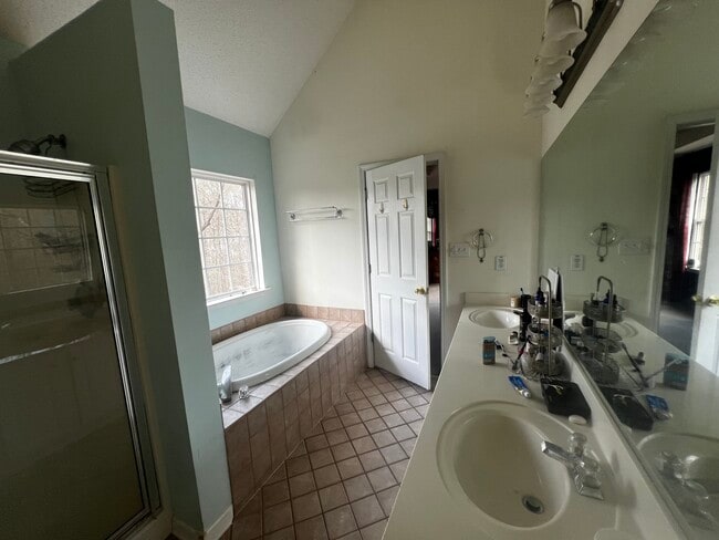 Photo - 360 Burch Rd