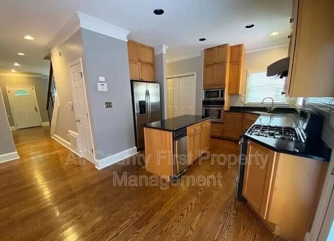 Photo - 1242 Wildcliff Pkwy NE