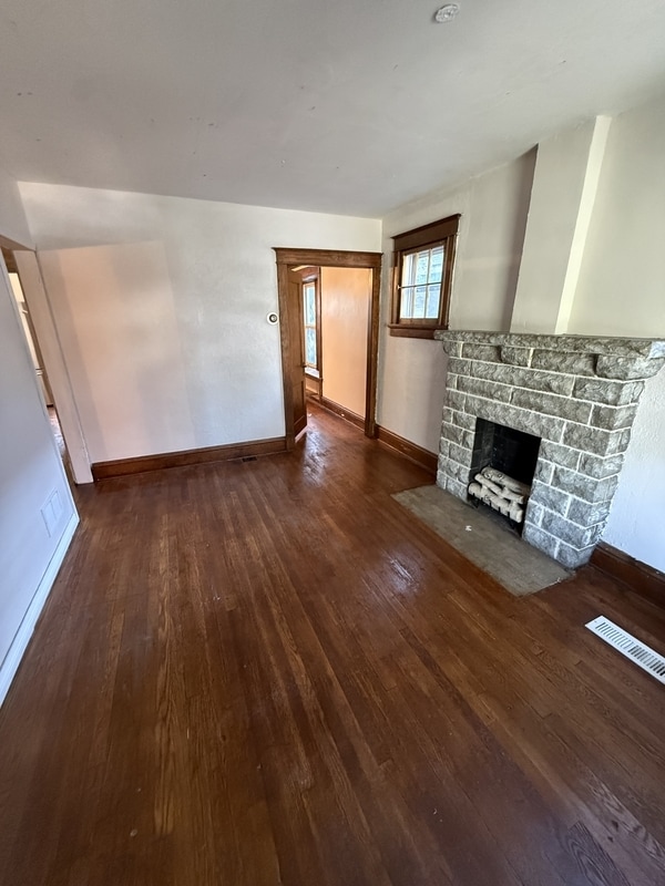 307 White Ave