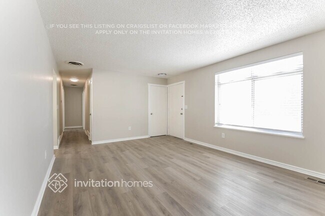 Photo - 2852 S Mobile St