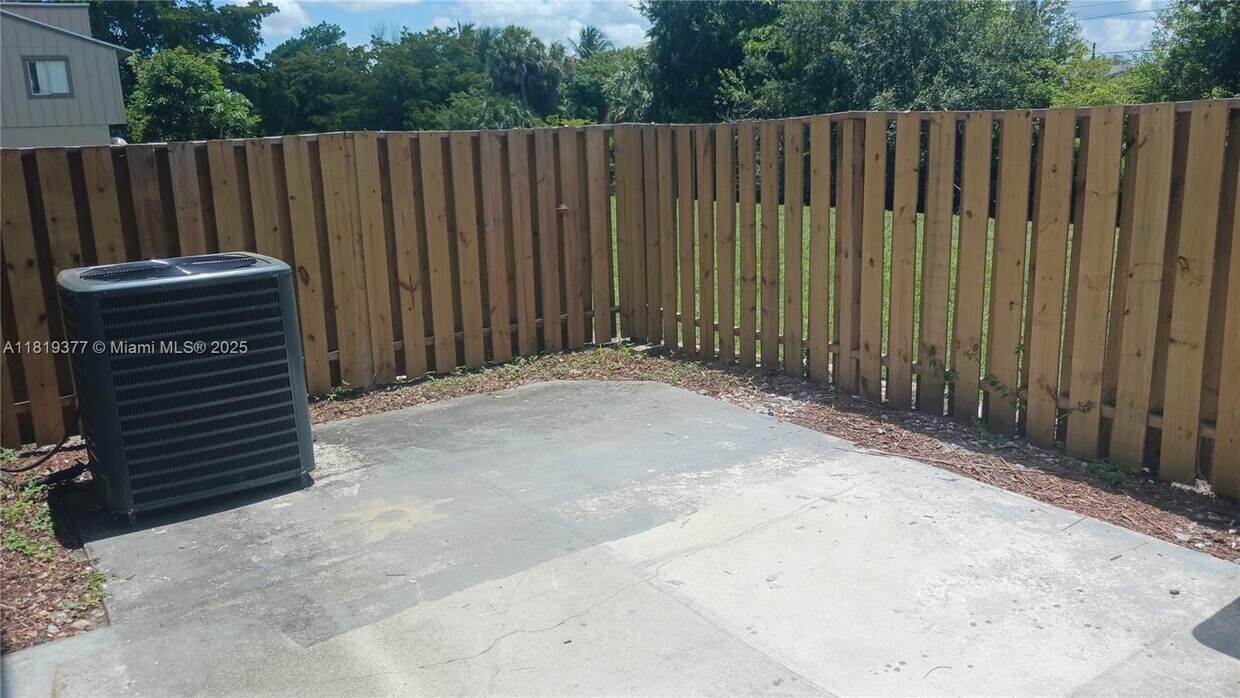 Photo - 2217 NW 59th Ave (Lauderhill, FL)