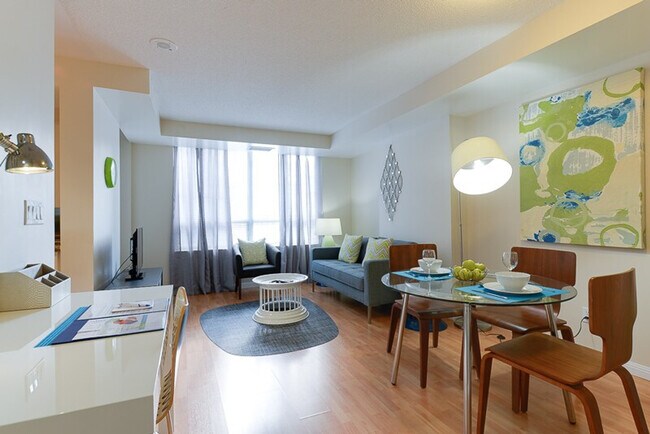 Photo - 224 Richmond St W Unité ID1034889P