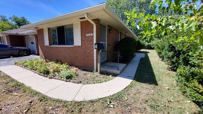 Front Door - 4365 Glenmawr Ave