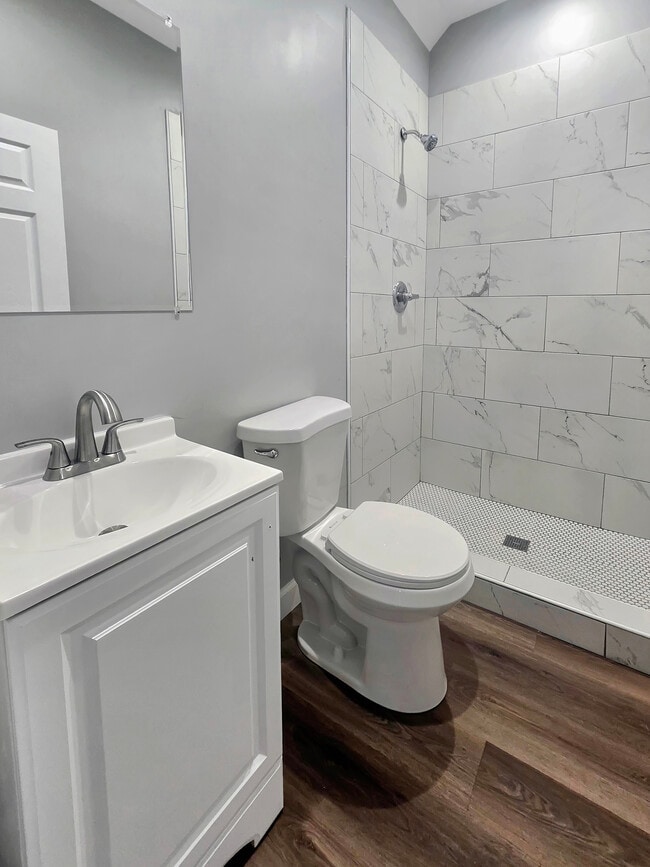 1214 W Melrose St Unit 2
