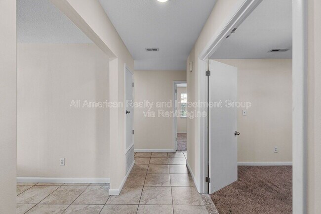Photo - 137 Deville Dr