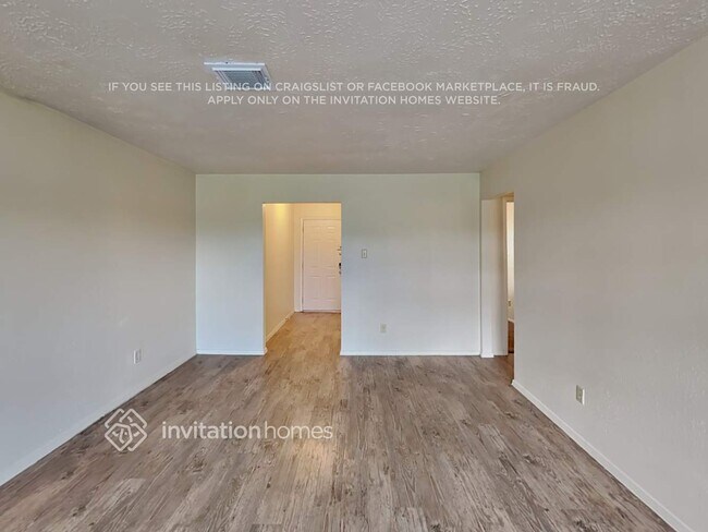 Photo - 9812 Robin St