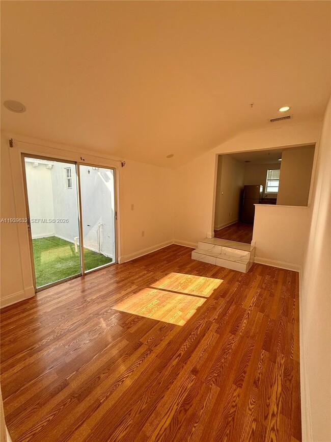 Building Photo - 1440 Pennsylvania Ave Unit 2