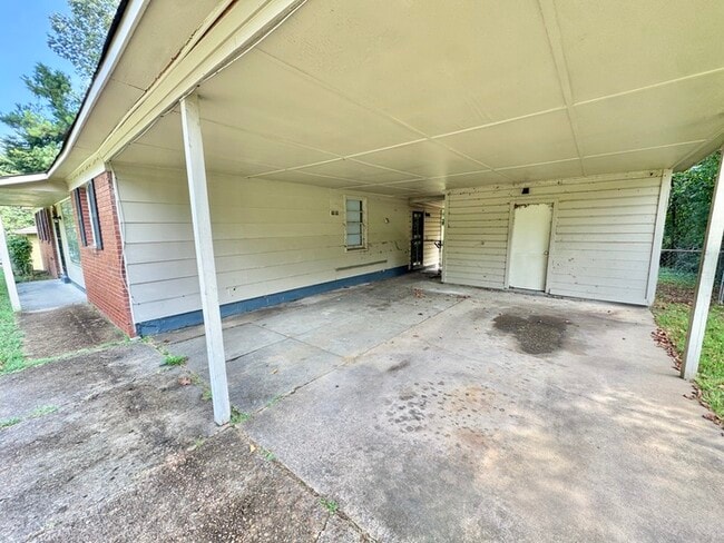 Photo - 3224 Aden St