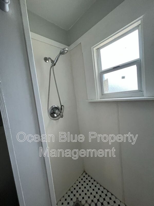 Photo - 3927 6th St S