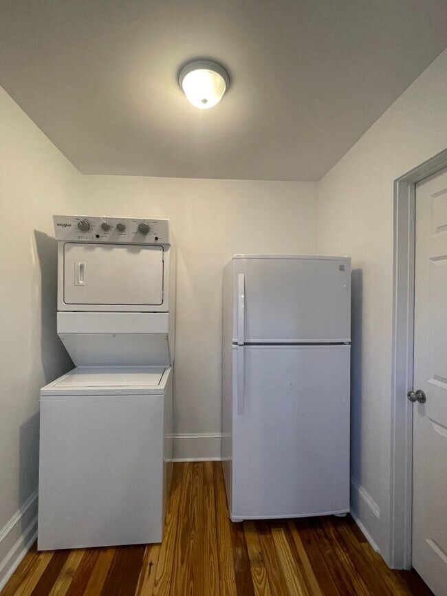 Photo - Beautiful and Bright Apartment in North Hi... Unit 2