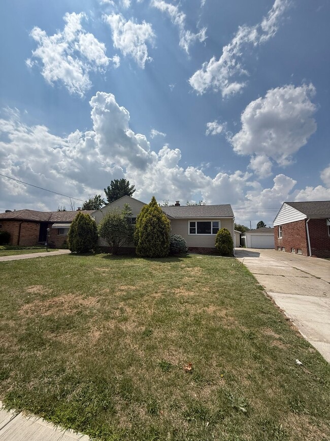 Building Photo - 4188 E 187th St Rental