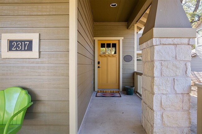 Photo - 2317 Amur Dr