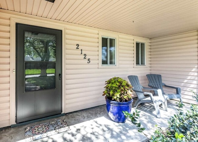 Photo - 2125 Shady Ln