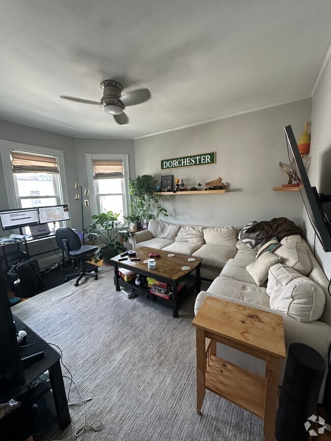 Building Photo - 6 Bellflower St Unit 3 Rental