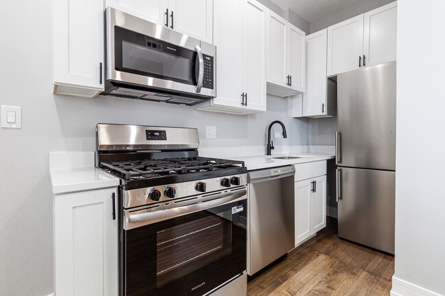 Photo - 3830 N Wilton Ave