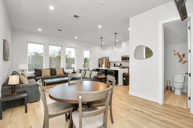 Photo - 6115 De Campo St