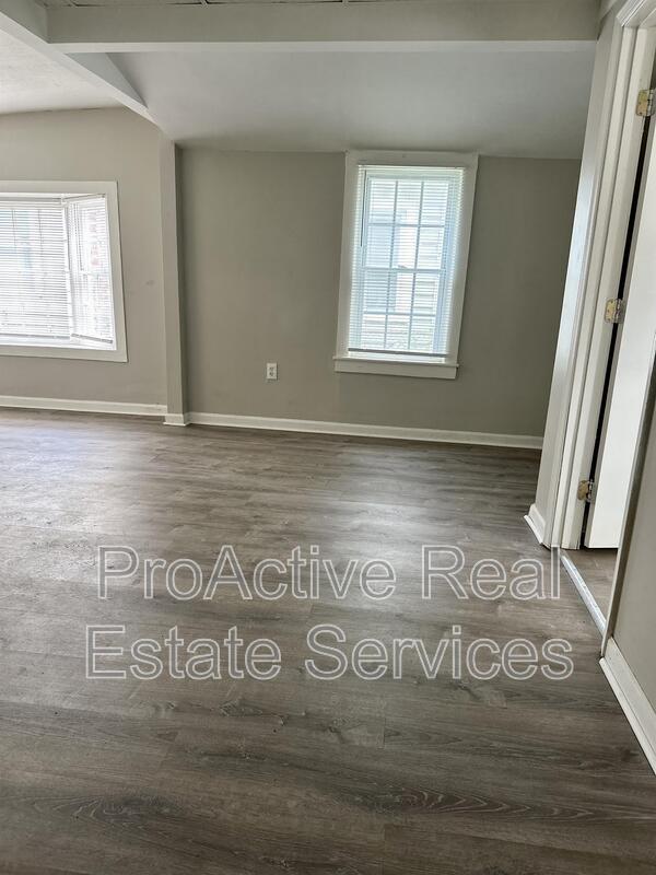 224 W Government Ave