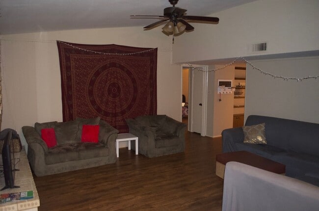 Photo - AUGUST PRE-LEASE! Spacious 4 Bedroom 2 Bathroom Home CLOSE TO CAMPUS