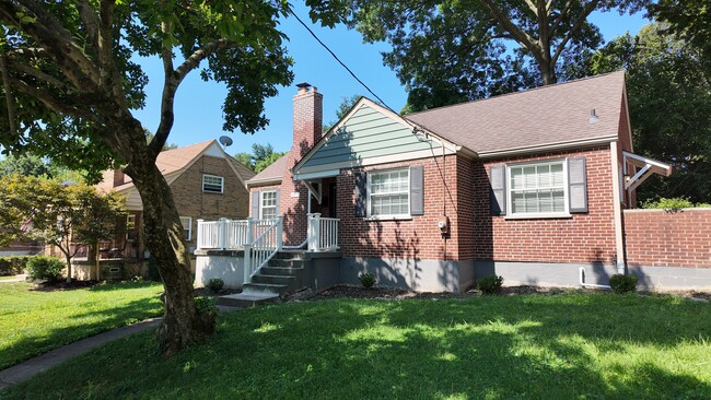 Building Photo - 1577 Pasadena Ave Rental
