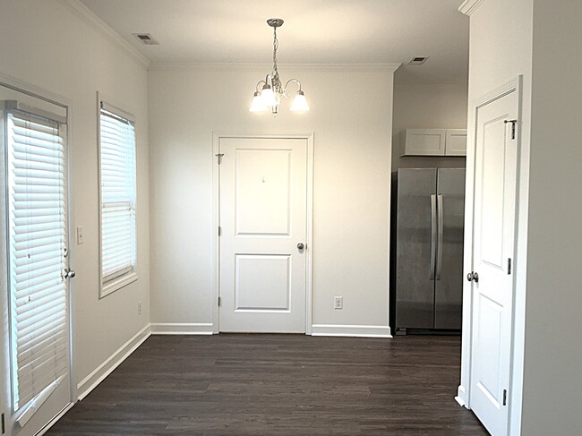 Photo - 10 Thornbury Dr