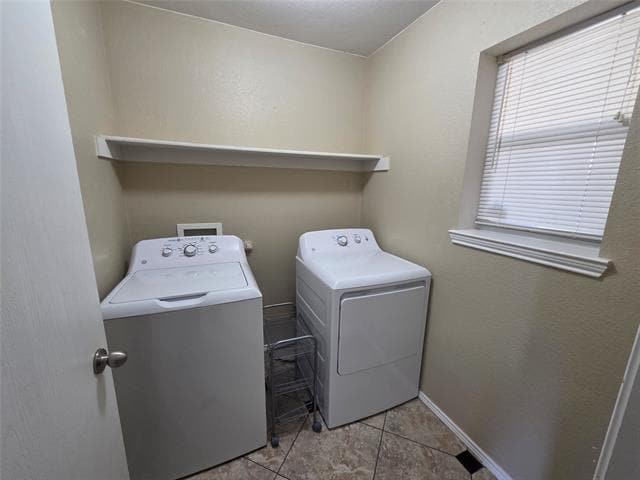 Photo - 2326 Kingsway Dr