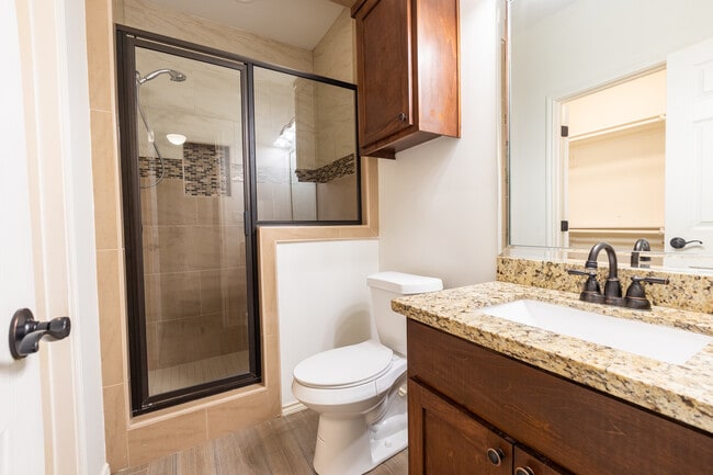 Photo - 420 Carlisle Ave Unit 4