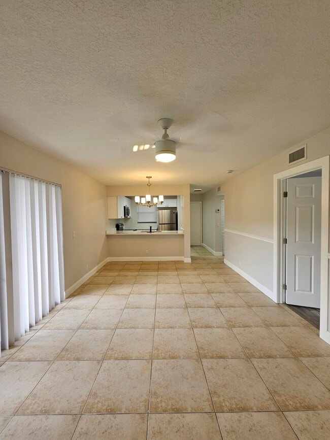 Photo - 1421 Windorah Way Unidad E