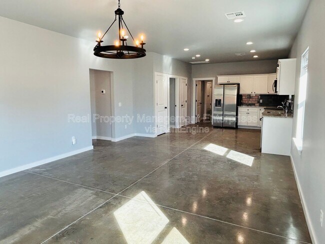 Photo - 104 N Harrison Ave