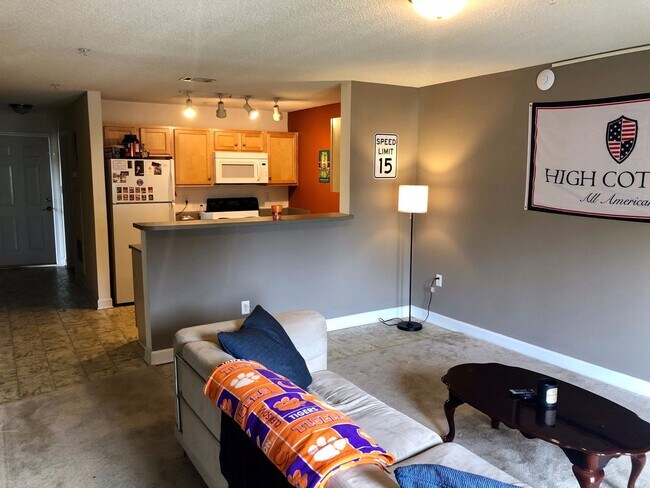 Photo - 221 Harts Cove Way