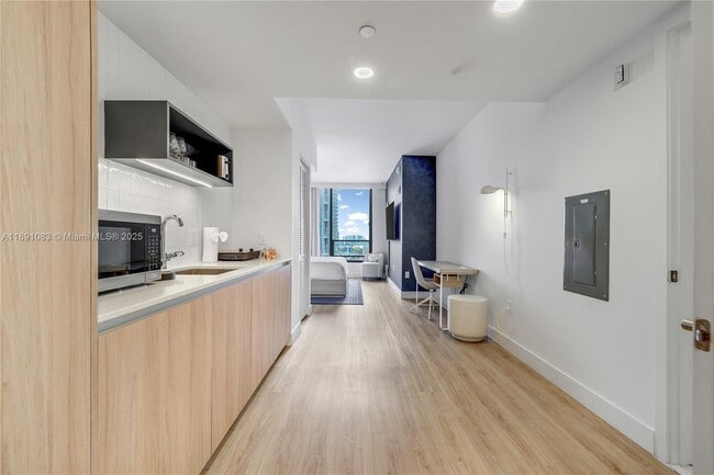 Building Photo - 601 NE 1st Ave Unit 1619
