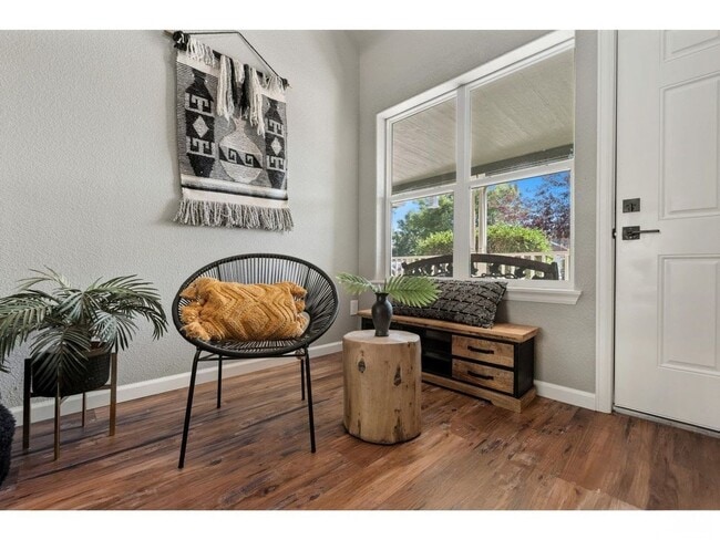 Photo - Bright & Inviting Townhome for Rent!