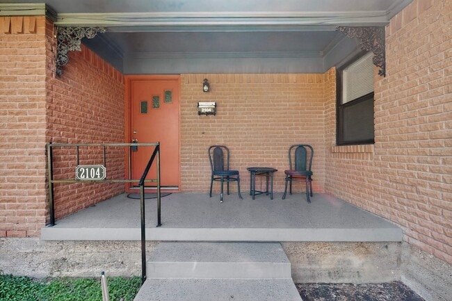Photo - 2104 Hillburn Dr