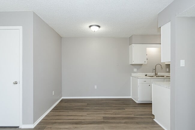 Photo - 2910 Old Lane City Rd