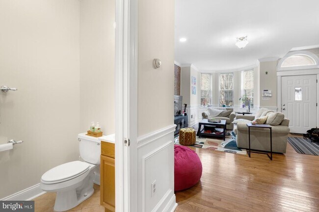 Photo - 2229 St Albans St