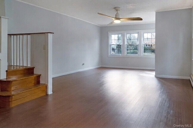 Photo - 43-17 249th St