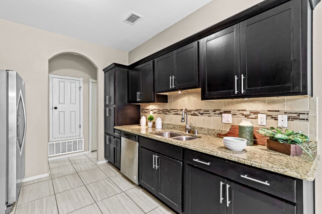 Photo - 13195 Freshford