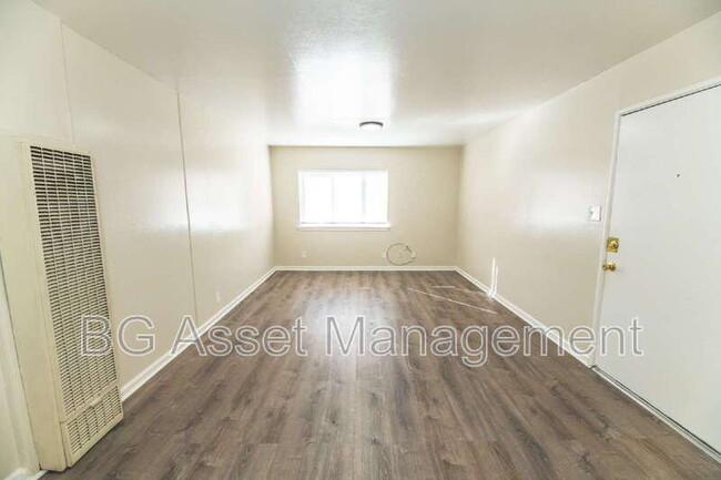 Photo - 156 Marina Way