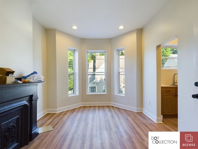 Photo - 31 Alexander St Unit #2
