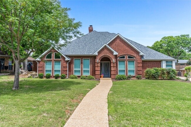 Building Photo - 2942 Woodland Hills Dr