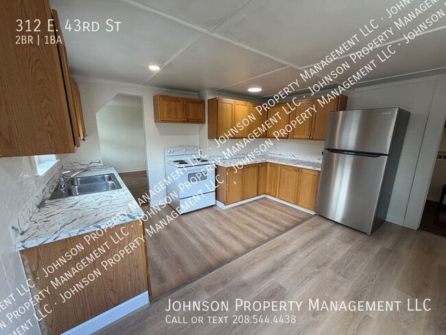 Photo - 312 E 43rd St