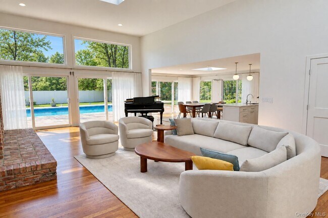 Photo - 14 Woodland Ln