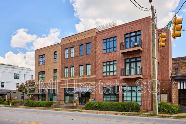 Building Photo - 301 Augusta St Unit 202