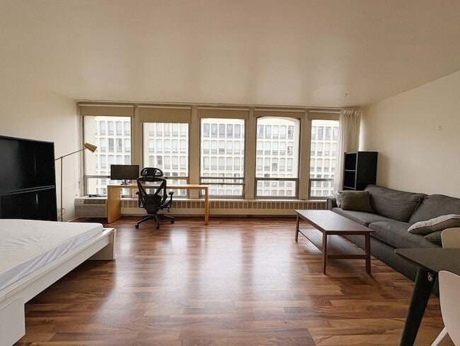 Photo - 1450 E 55th Pl Unit 821S