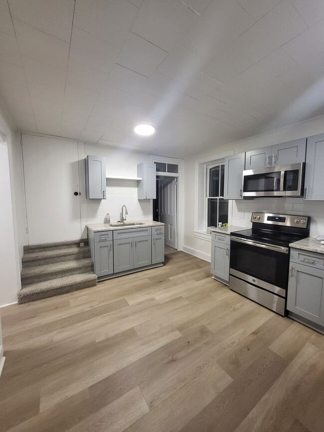 13 Manor Ave Unit 3