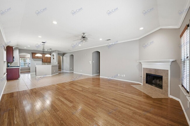 Photo - 604 Creekside Dr