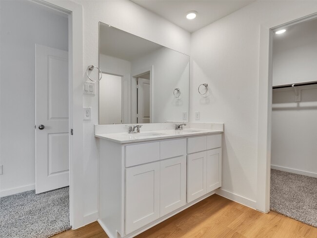 Building Photo - 9011 Serene Hvn Dr