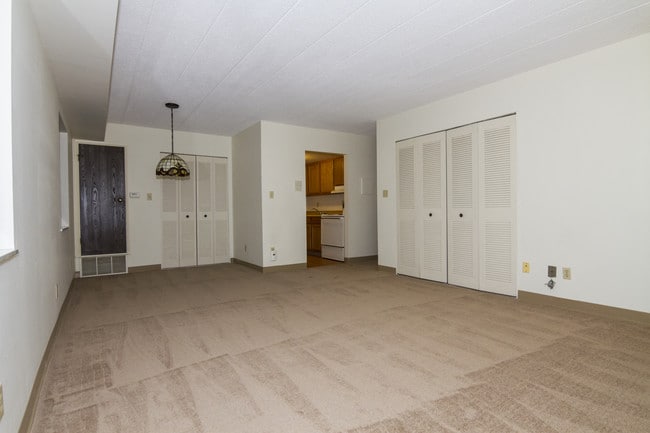 Lexington Manor Apartments