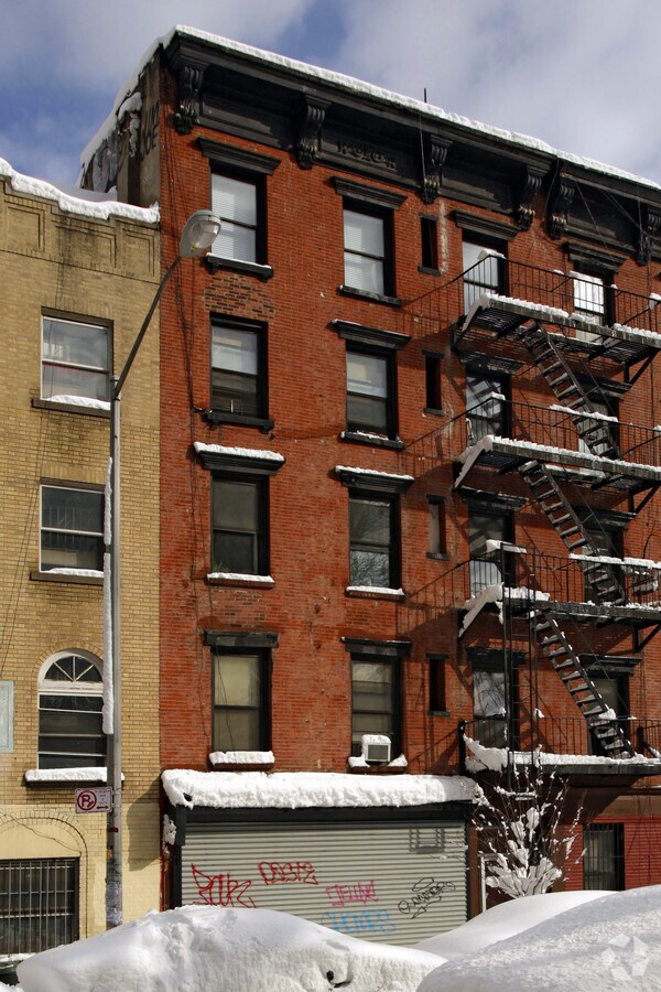 Photo - 433 E 6th St